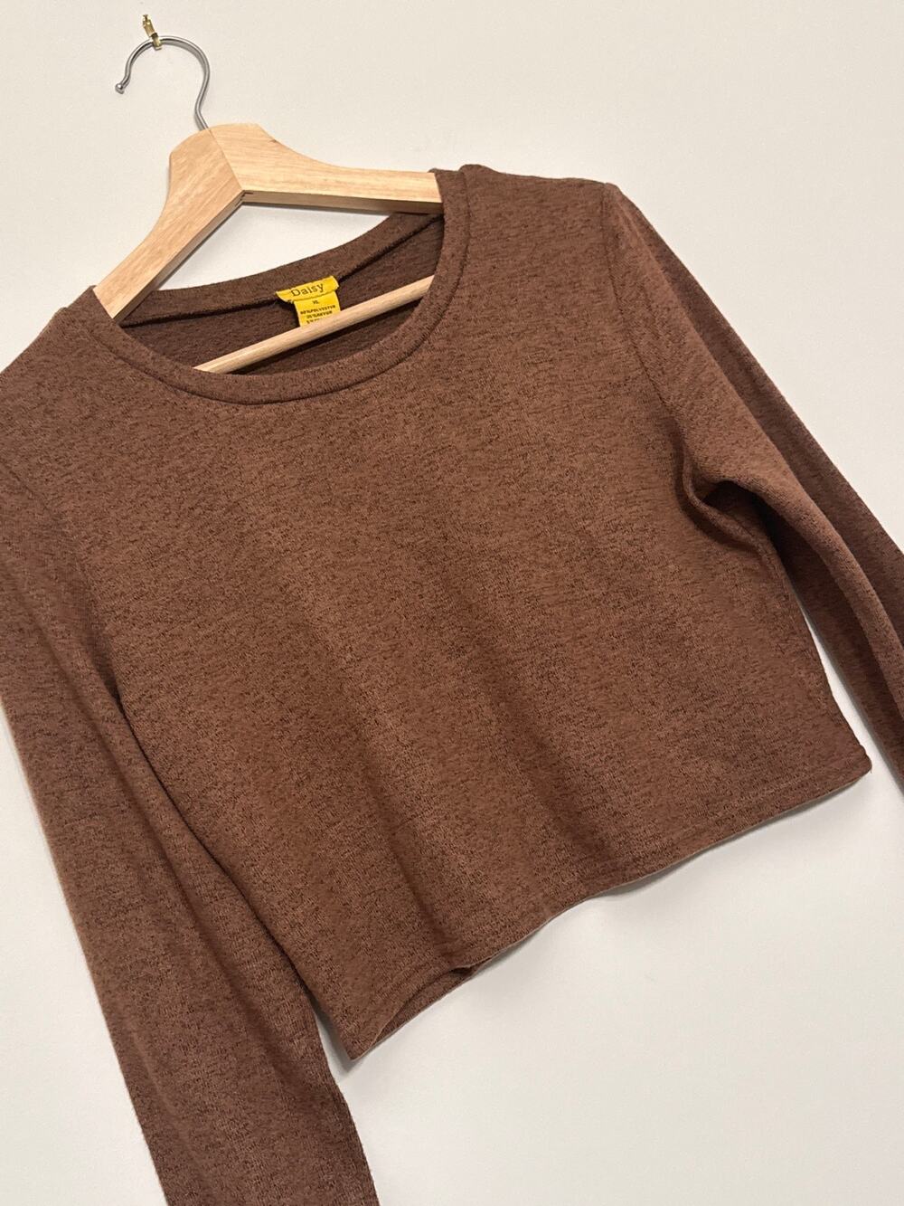 Daisy Brown Cropped Long Sleeve Top – Size XL